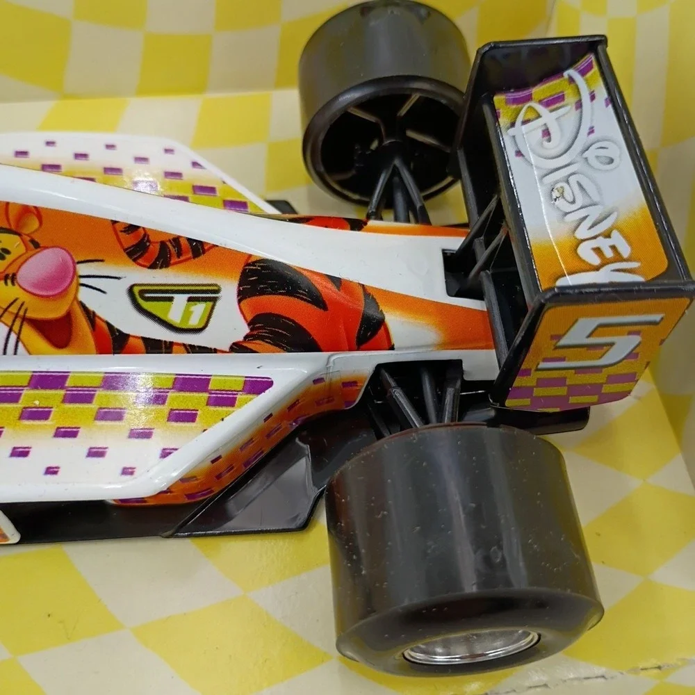 Bburago 1:24 Scale Diecast Disney Formula Tigger Racing Car Burago NIB